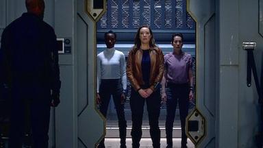 Perdidos en el espacio 2x8